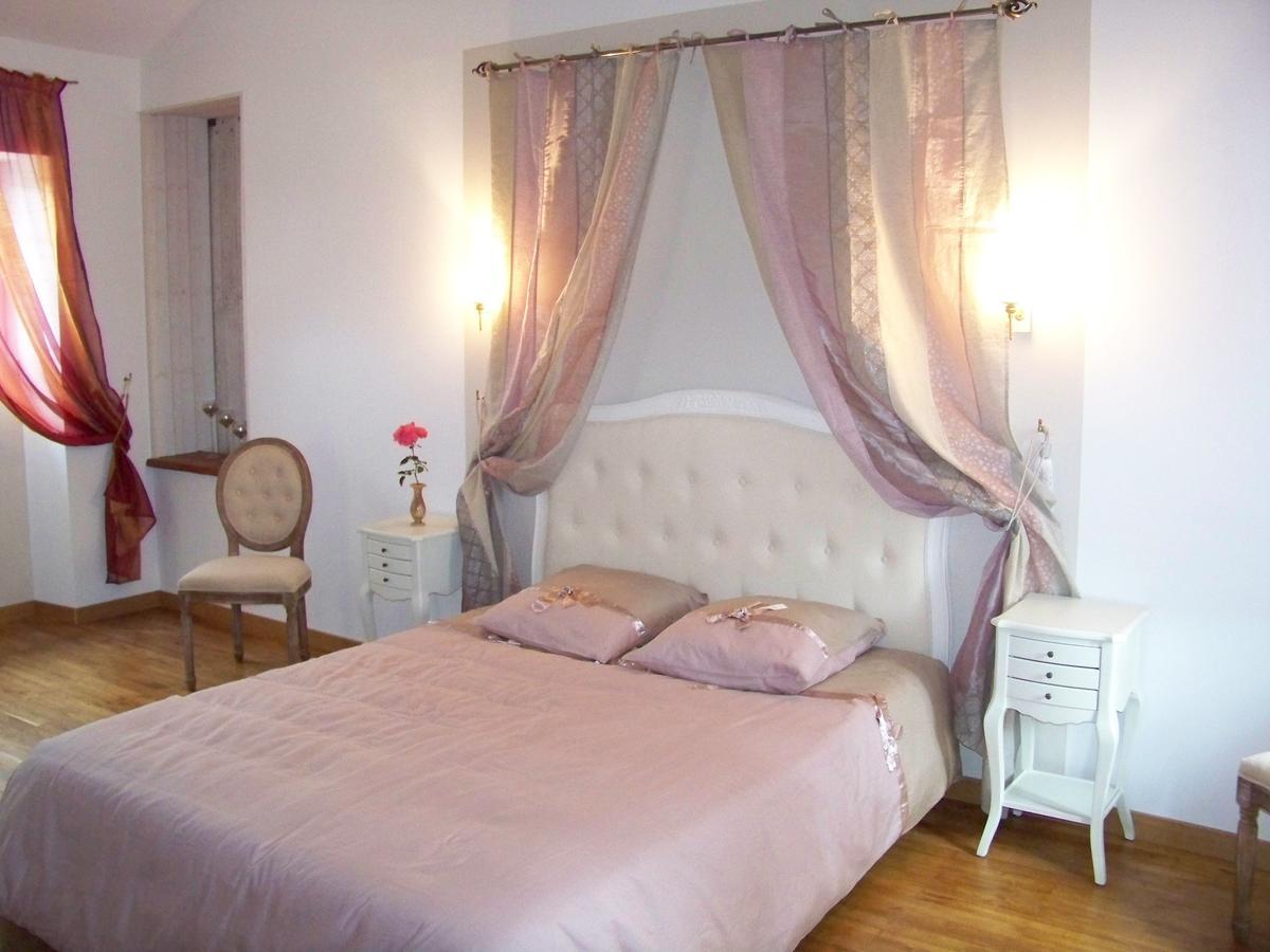 Bed and Breakfast La Genoise Tillieres Zimmer foto